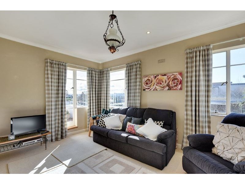 86 Waimea Avenue, Sandy Bay TAS 7005