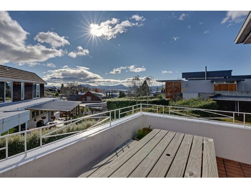 86 Waimea Avenue, Sandy Bay TAS 7005