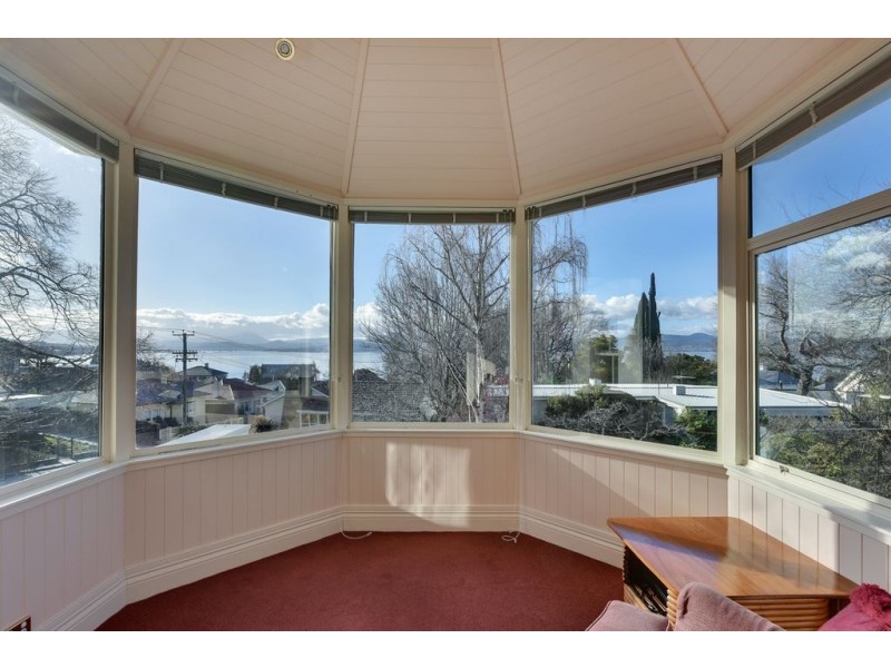 1 Greystanes Place, Sandy Bay TAS 7005