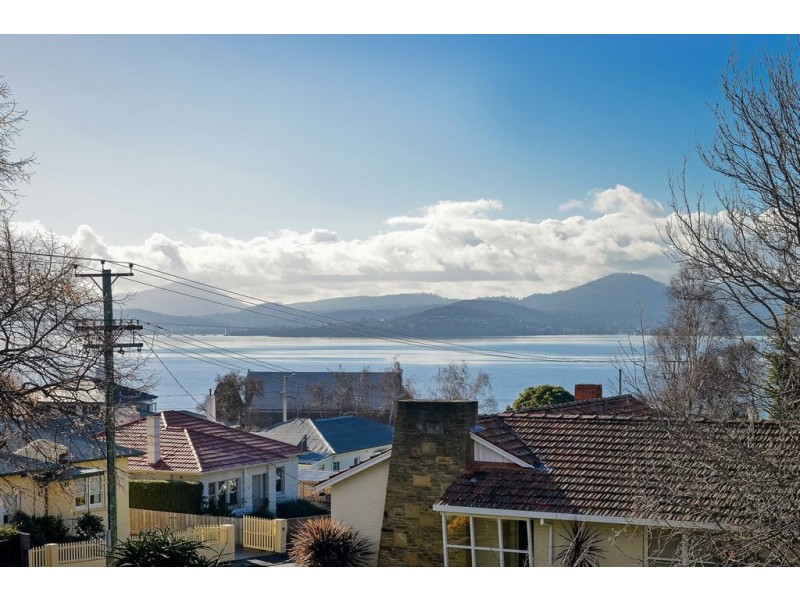 1 Greystanes Place, Sandy Bay TAS 7005