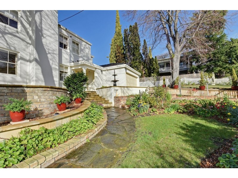 1 Greystanes Place, Sandy Bay TAS 7005
