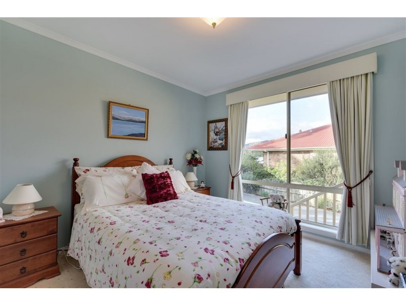 27 Natlee Crescent, Old Beach TAS 7017