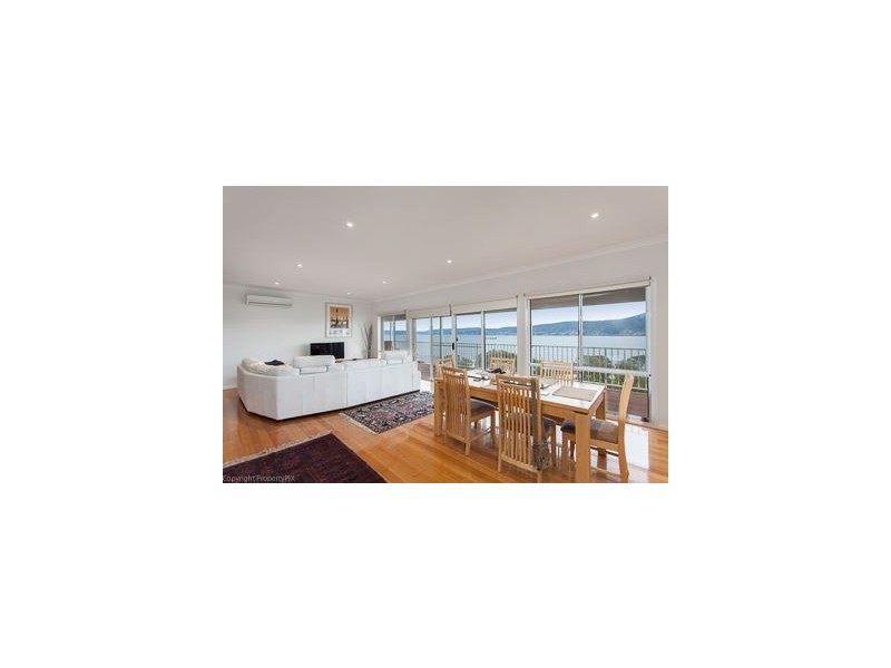 32 Spinnaker Crescent, Tranmere TAS 7018