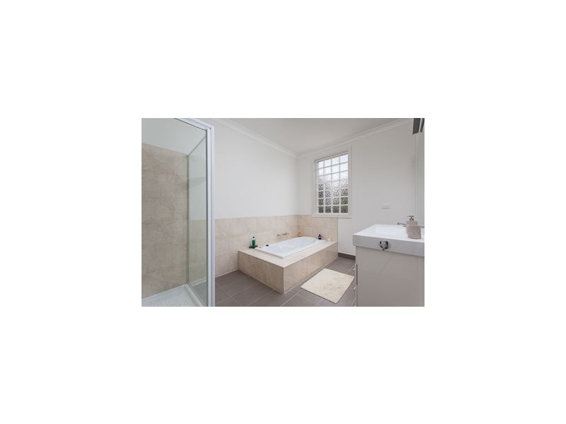 32 Spinnaker Crescent, Tranmere TAS 7018