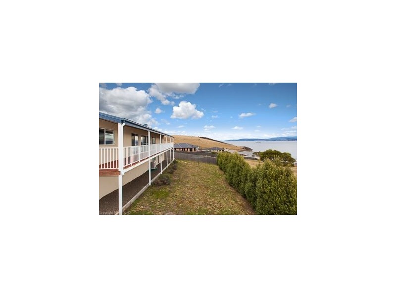 32 Spinnaker Crescent, Tranmere TAS 7018