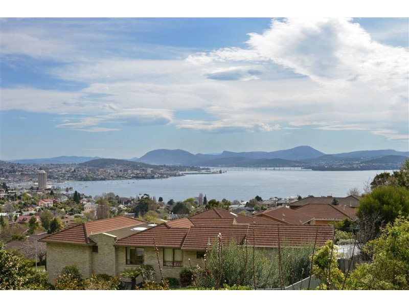 89 Lipscombe Avenue, Sandy Bay TAS 7005