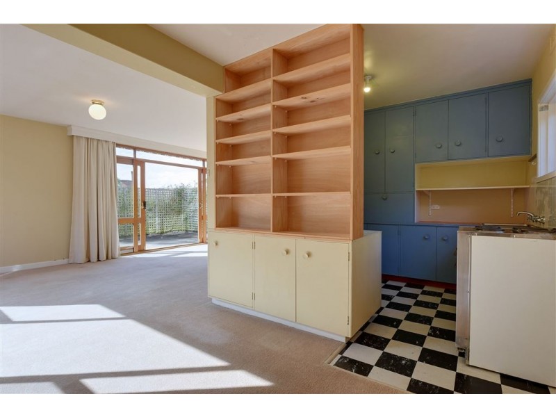 2/8 Woolton Place, Sandy Bay TAS 7005