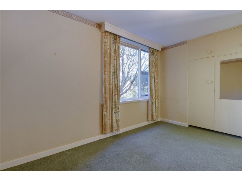 2/8 Woolton Place, Sandy Bay TAS 7005