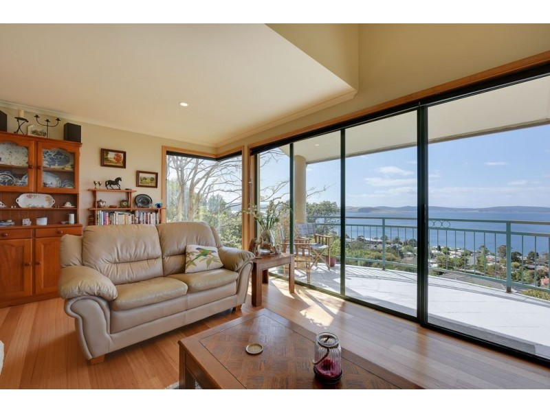 55 Coolamon Road, Taroona TAS 7053