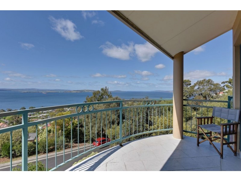 55 Coolamon Road, Taroona TAS 7053