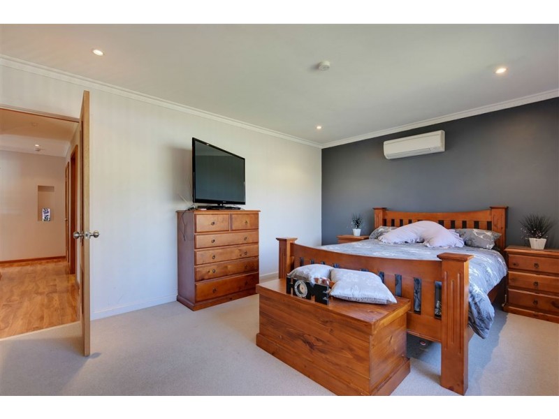 4 Redfern Place, Claremont TAS 7011