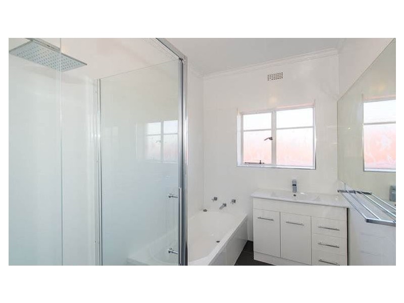 166 Augusta Road, Lenah Valley TAS 7008