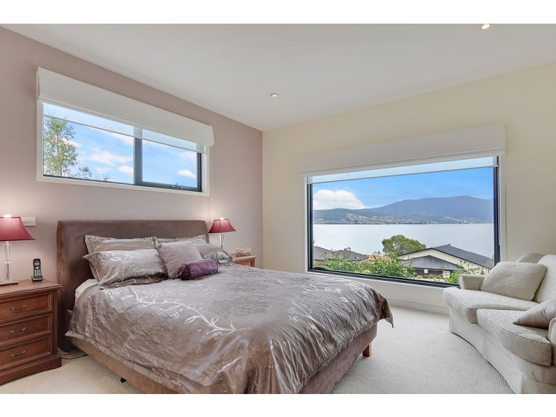 676 Oceana Drive, Tranmere TAS 7018
