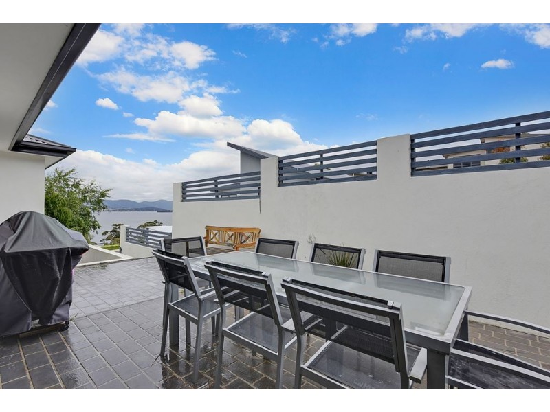 676 Oceana Drive, Tranmere TAS 7018