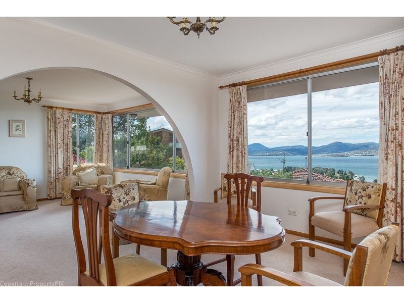 2/2 Broad Waters Parade, Sandy Bay TAS 7005