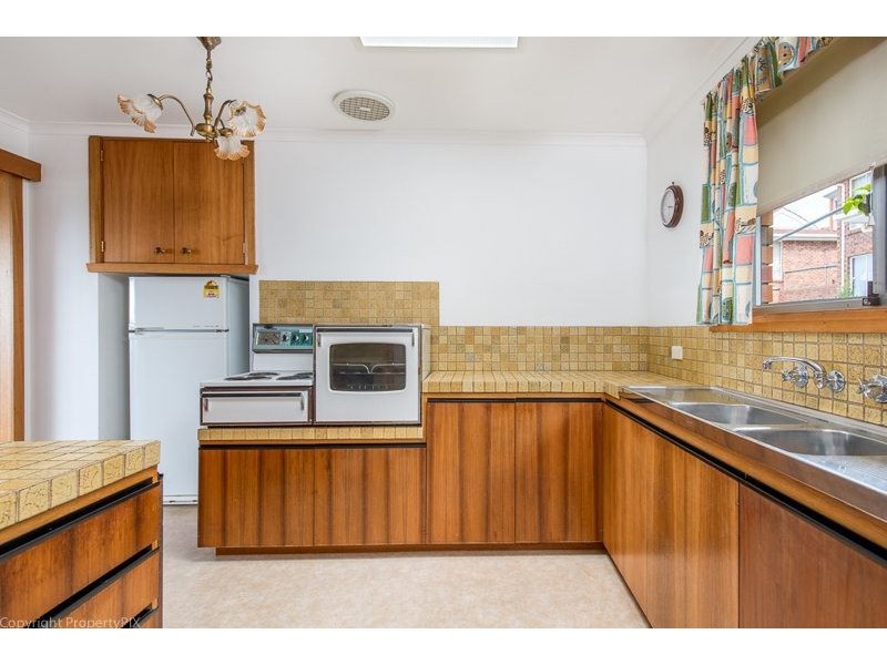 2/2 Broad Waters Parade, Sandy Bay TAS 7005