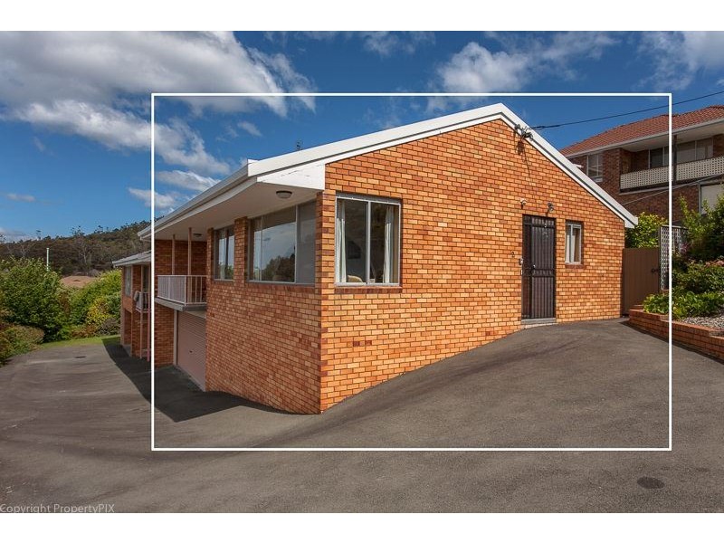 2/2 Broad Waters Parade, Sandy Bay TAS 7005