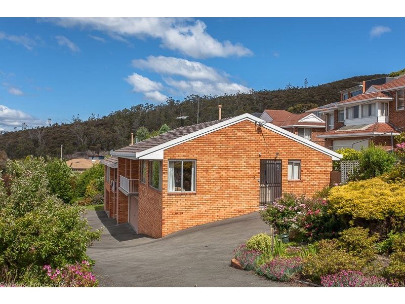 2/2 Broad Waters Parade, Sandy Bay TAS 7005