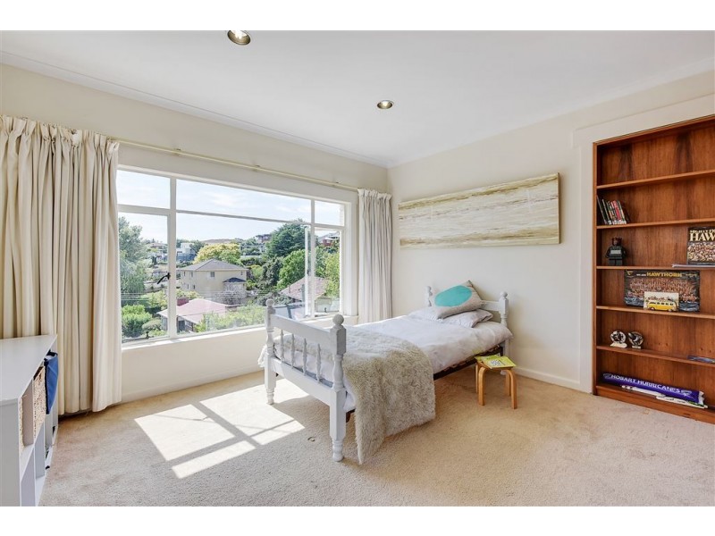 5 Lauramont Avenue, Sandy Bay TAS 7005