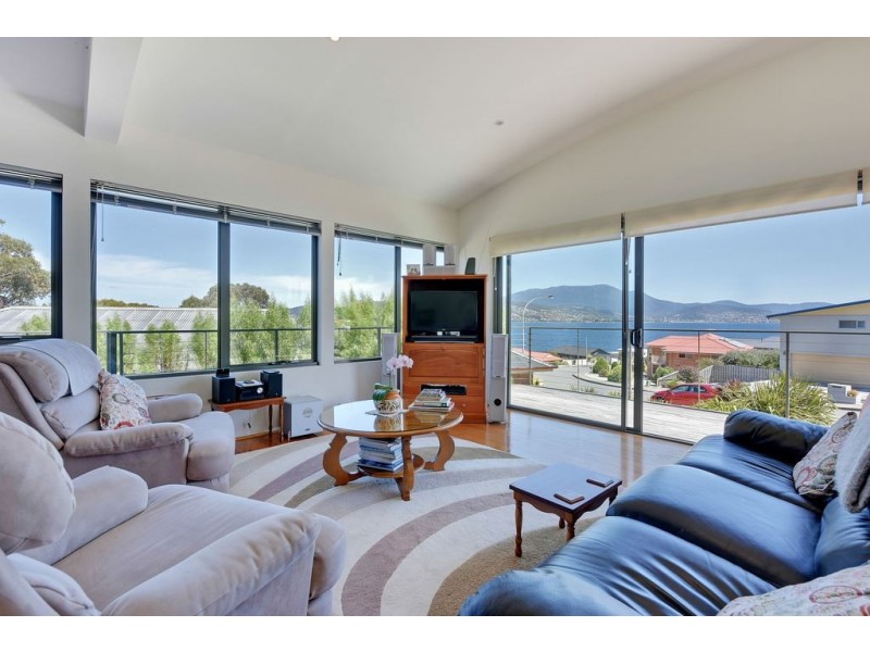 1/60 Pindos Drive, Tranmere TAS 7018