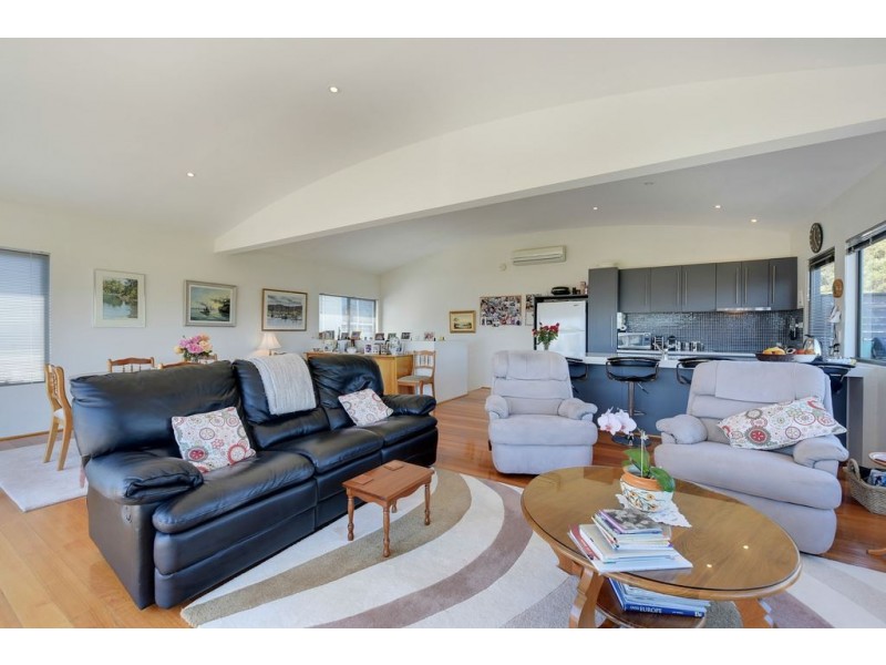 1/60 Pindos Drive, Tranmere TAS 7018