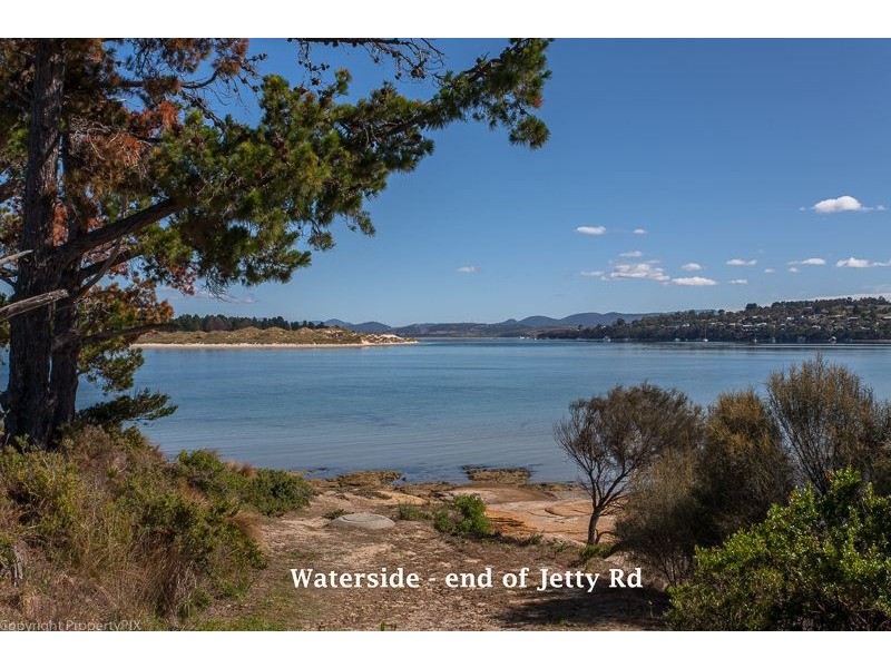 5 Jetty Road, Dodges Ferry TAS 7173