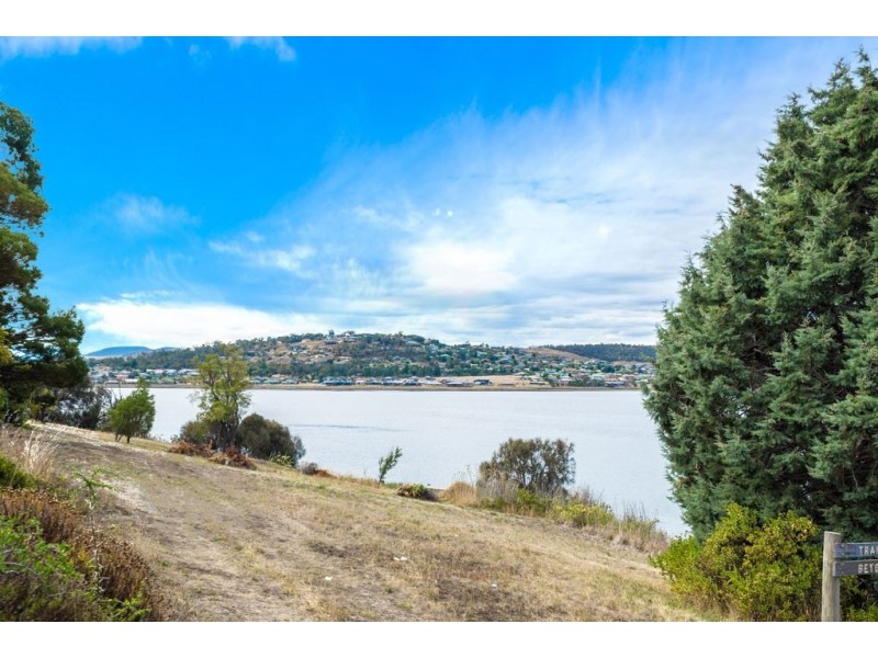1 MacRobertsons Terrace, Claremont TAS 7011