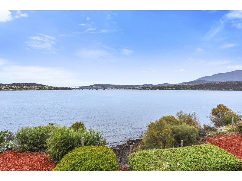 4 Koluri Court, Lindisfarne TAS 7015