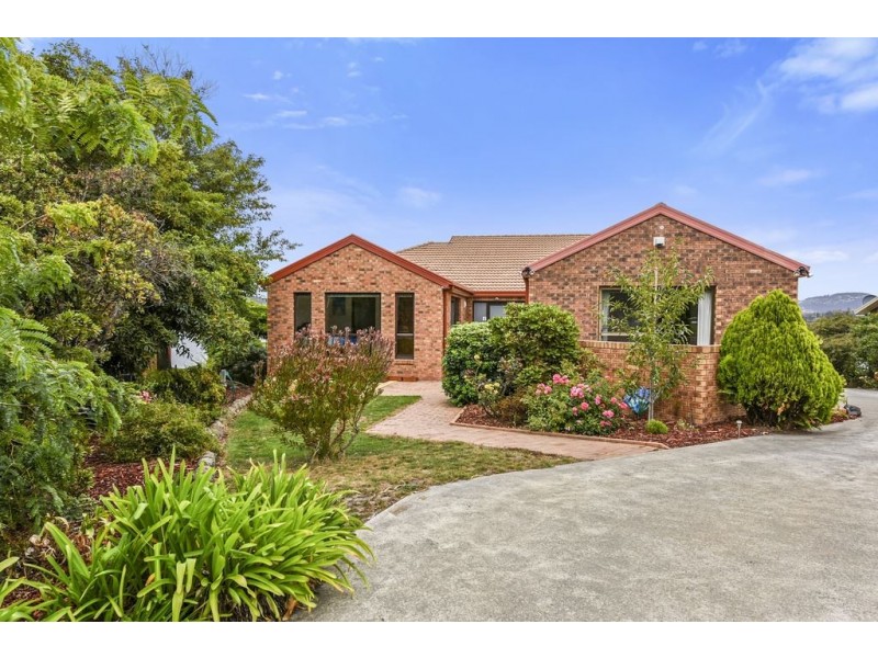 4 Koluri Court, Lindisfarne TAS 7015
