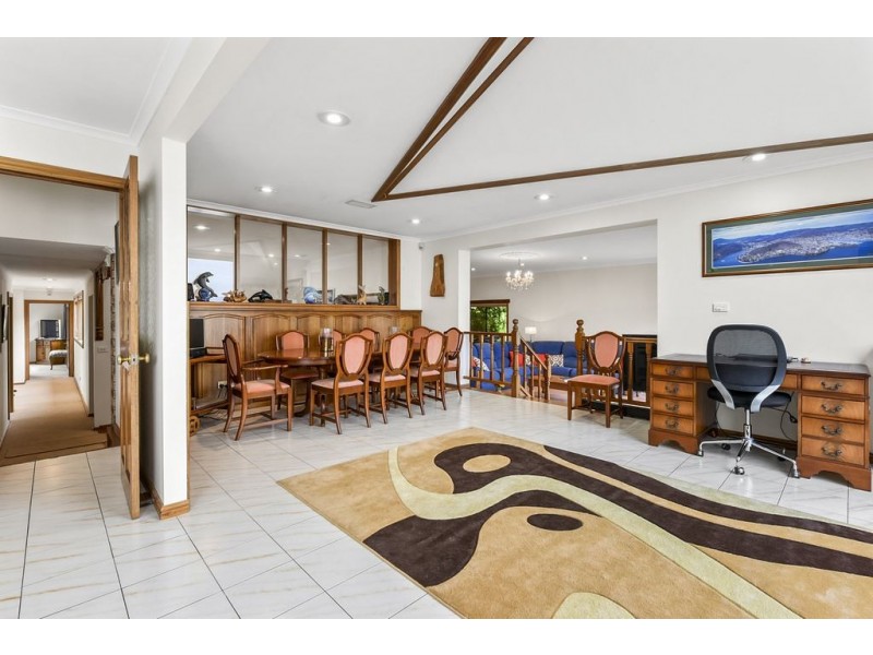 4 Koluri Court, Lindisfarne TAS 7015