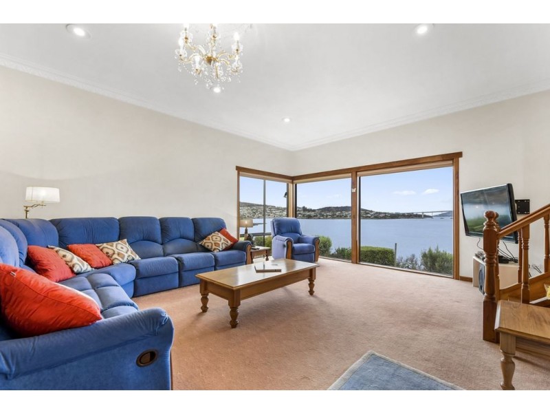 4 Koluri Court, Lindisfarne TAS 7015