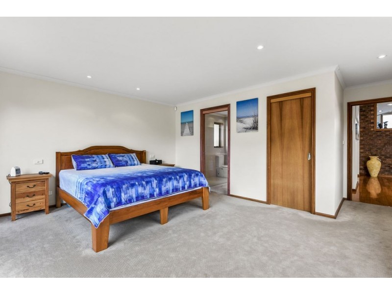 4 Koluri Court, Lindisfarne TAS 7015