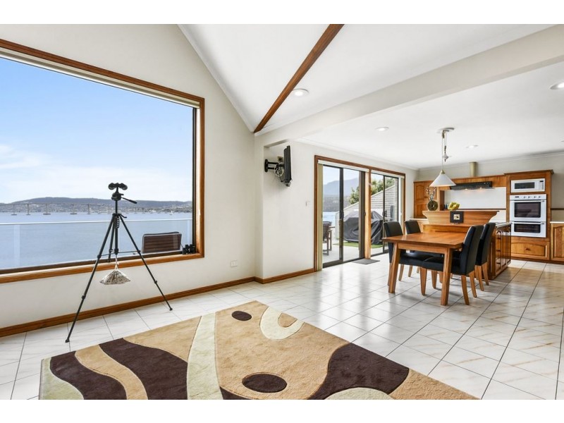 4 Koluri Court, Lindisfarne TAS 7015
