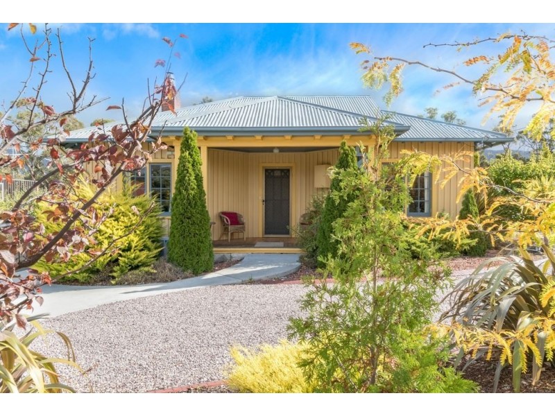 10 Bournville Crescent, Claremont TAS 7011