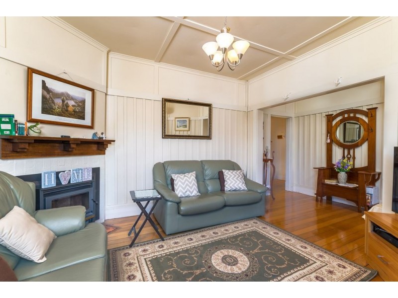 10 Bournville Crescent, Claremont TAS 7011