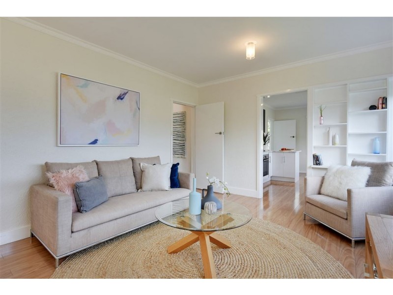 11 Beach Road, Lindisfarne TAS 7015
