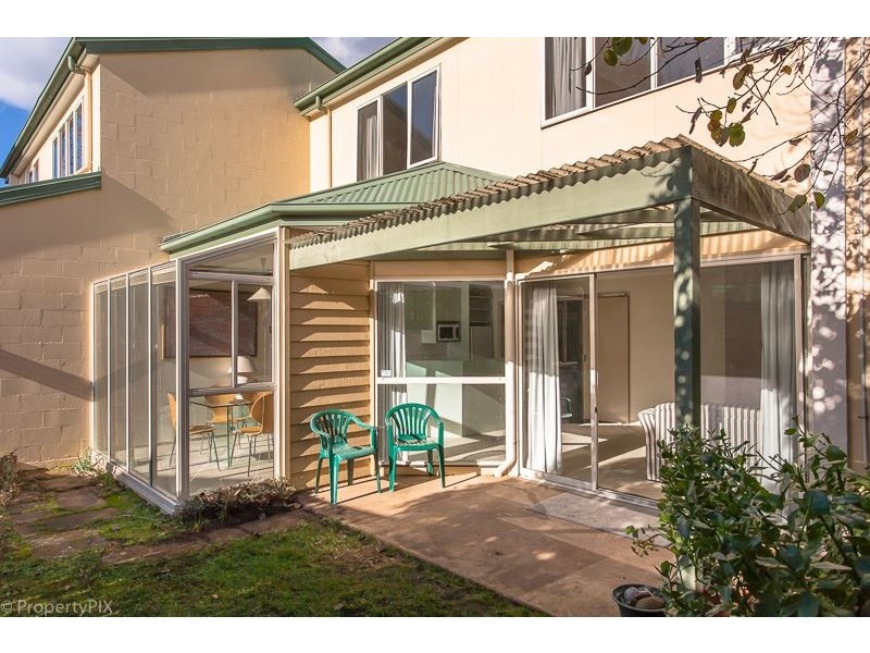 2/8a McRobies Road, South Hobart TAS 7004