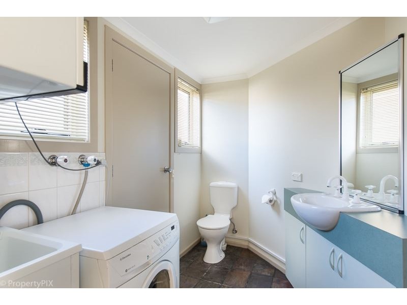 2/8a McRobies Road, South Hobart TAS 7004