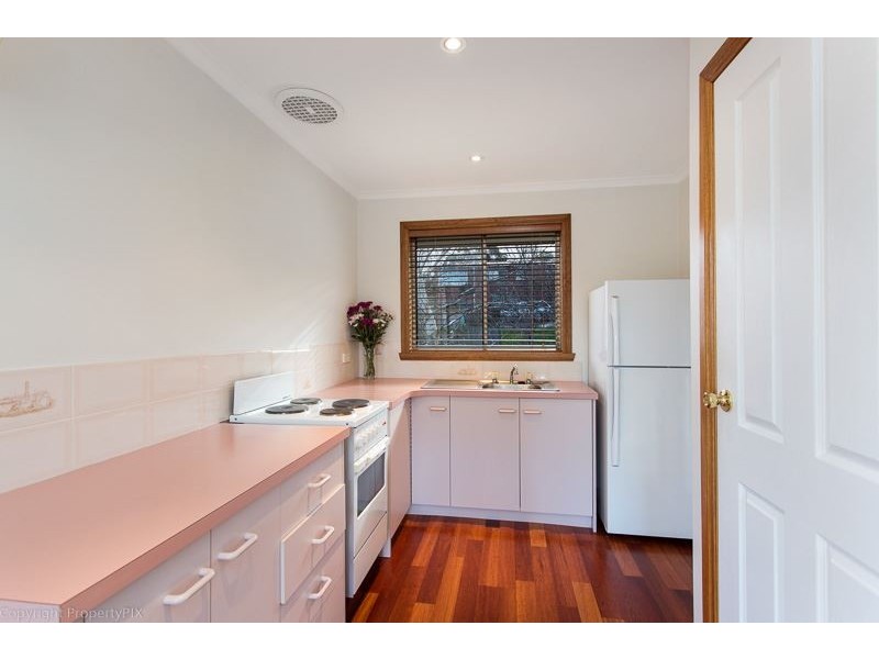 1/8 Alwyn Road, Lenah Valley TAS 7008