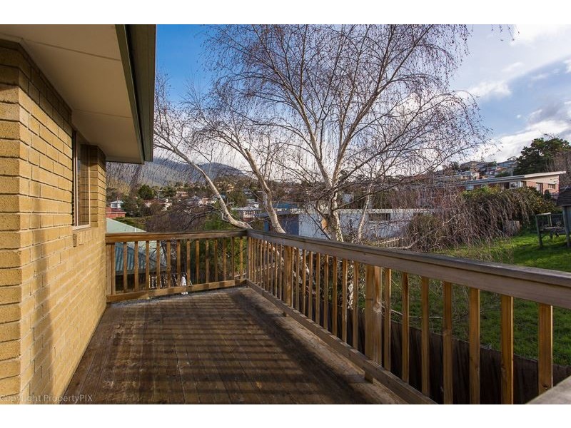1/8 Alwyn Road, Lenah Valley TAS 7008