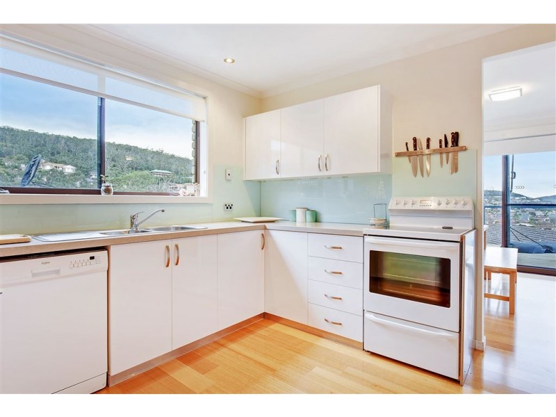 4 Zenith Court, Howrah TAS 7018