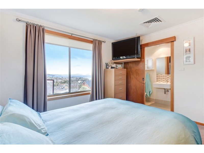 4 Zenith Court, Howrah TAS 7018