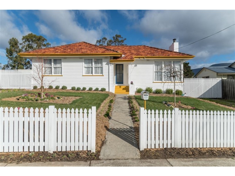 24 Bournville Crescent, Claremont TAS 7011