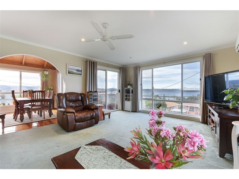 6 Stewart Court, Midway Point TAS 7171