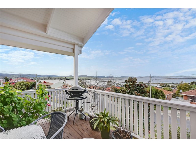 6 Stewart Court, Midway Point TAS 7171
