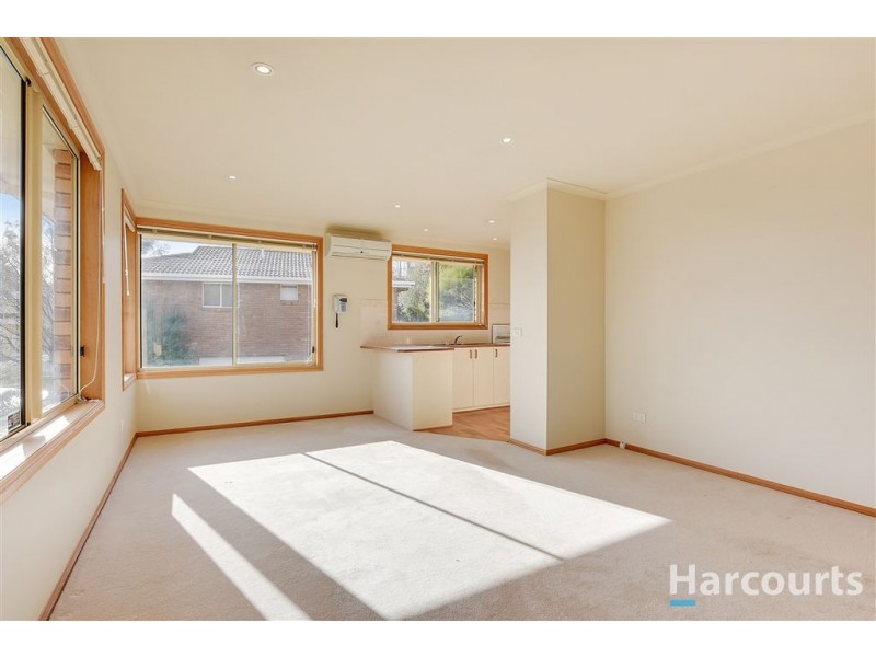 1/6 Broadby Drive, Lenah Valley TAS 7008