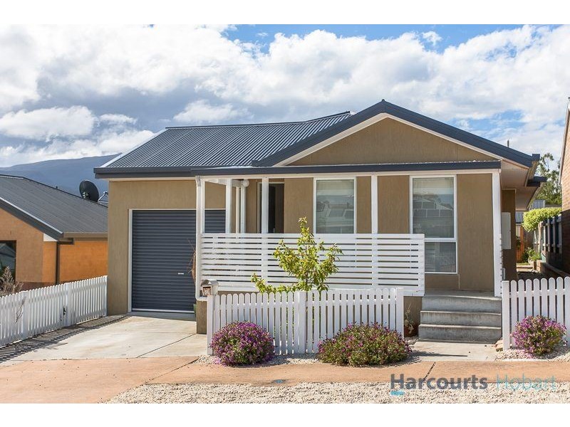 24 Alfreds Garden Road, Kingston TAS 7050