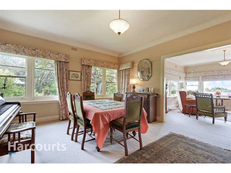 18 Minallo Avenue, West Hobart TAS 7000