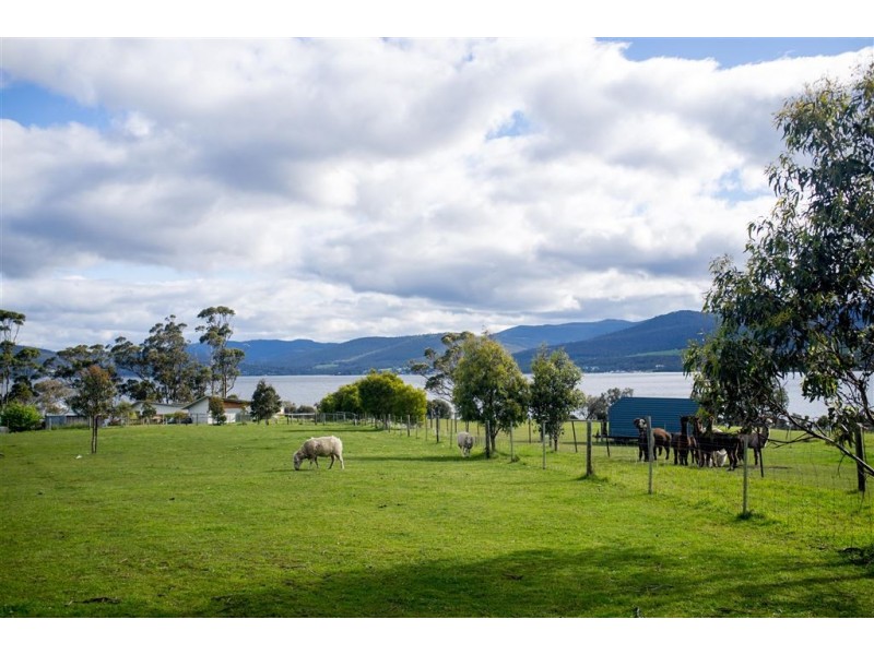 139 Wingara Road, Howden TAS 7054