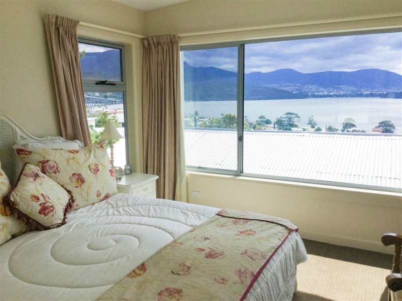 76 Kaoota Road, Rose Bay TAS 7015